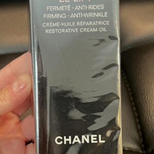 Creme super hidratante reparador e firmador para rosto e pescoço. Le Lift Chanel NOVO