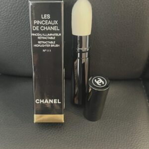 Pincel Chanel retrátil para iluminador n.111. NOVO