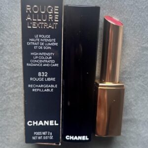 Batom Chanel Rouge Allure L’extrait cor 832 Rouge Libre. NOVO