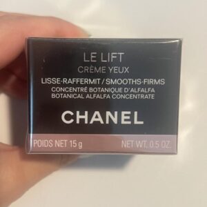 Creme anti-aging firmadora para região dos olhos. Chanel. NOVO