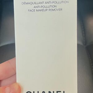 Demaquilante bifásico antipoluição para o rosto Chanel. NOVO
