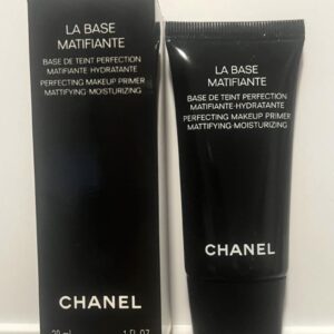 Primer para rosto com efeito mate para todos os tipos de pele. Chanel. NOVO